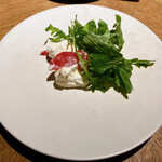 SMOKE DOOR - 悦子のトマトとブラータチーズ（1,738円税込）※味噌でつけたトマトが抜群に美味しい！