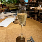 SMOKE DOOR - スパークリングワイン（968円税込）