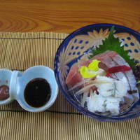 ひろ文 - お造り・鱧の梅肉がありました。