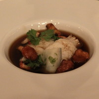 ラ・トゥーエル - 魚料理　（鱧、キノコのコンソメ）