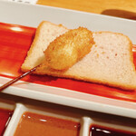 六覺燈 - ホタテ貝柱
      しっかりと旨みが強い小柱を身が硬くなりすぎないくらいで揚げてある