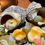 ワインキッチン コメット - 静岡県産 活きサザエのコンフィ　自家製ポン酢のジュレと肝