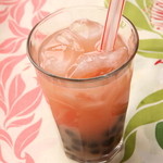 クアアイナ - 料理写真:もちもちのブラックタピオカがたっぷり!!　グアバモミ