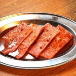 Kuroge Wagyu beef ribs (A5 rank)