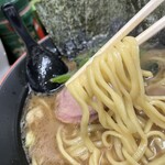 横濱家系ラーメン 勝鬨家 - 大橋製麺多摩の中太麺