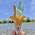大阪まいしまシーサイドパーク - ネモフィラソフトクリーム「ブルーアイ」500円