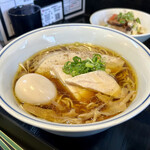 ロックンビリーS1 - 醤油らぁ麺 全部のせ ¥1600