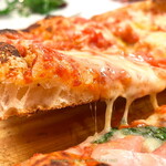 ガストロノミア ヨシ - ヨシ特製ピザ（この日予約客限定）