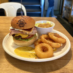 The Burger Stand N’S - ・ベーコンエッグチーズバーガー 1,518円/税込
                        ・トッピング ハラペーニョ 110円/税込