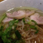 海老専家 - 鶏肉細切り麺更にアップ