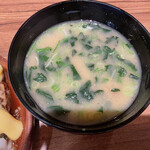 Bikkuri Donki - 人気の味噌汁、たっぷりで美味し！