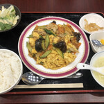 中華料理 北京飯店 - A中華定番定食・⑦豚肉ときくらげと玉子の炒め定食（900円）