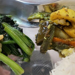 ナンカレー&炭火焼亭 koila - サーグ、タルカリ