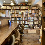 想雲堂 - カウンターの先・本棚