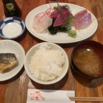 和洋cuisine BAR 一と九 - 料理写真:3点盛りお刺身定食