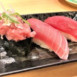 鮨八  - マグロ三貫すし