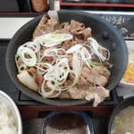 吉野家 - 鉄板牛焼肉定食 712円 ♪