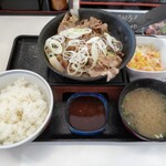 吉野家 - 鉄板牛焼肉定食 712円 ♪