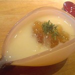 祇園おくむら - 桃のスープにコンソメのジュレ。