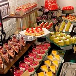 メープルカフェ - 料理写真:Cherry & Pistachio Sweets Collection 2023