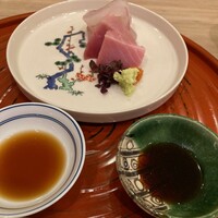 馬車道 大かわ - お刺身（平目・メジマグロ）