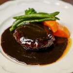 100％ビーフハンバーグステーキ黒いデミグラスソース