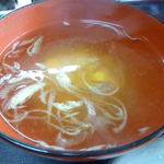 しのぶ食堂 - カツ丼￥７００（セットの味噌汁）