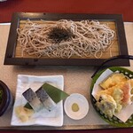 SUNPIA GOLF CLUB - 天ざる蕎麦と鯖寿司(1,870円)