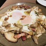 Furusawa Tei - 茸とベーコンと目玉焼きのビスマルク風