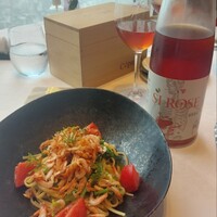 ワインラウンジ＆レストラン セパージュ 名古屋店 - 桜えびとトマトは最高の相性ですね。ロゼがその味を何倍にもします。