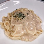 Sea urchin cream pasta