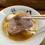 銀座 八五 - フランスの方で扱ってるペッパーキャビア。ジビエ料理などによく使うらしく、肉をキュッと野性的な感じにしてくれる胡椒