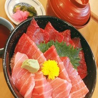 南マグロ食べ比べ丼