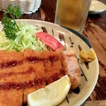 八乃屋 - とんカツ200グラム