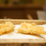 日本橋 蕎ノ字 - 穴子は半分塩で、もう半分は冷たい蕎麦と一緒に