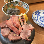 焼肉ホルモン大衆酒場 真 肉焼屋 - 