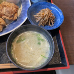 和久 - 味噌汁と小鉢のきんぴらごぼう