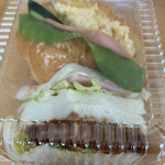 ケーワン - バラエティBOX
      大好きなバターロールのサンドイッチが入っています