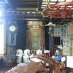 うなぎの留さん - 奥にはまたいろんな骨董品・・・