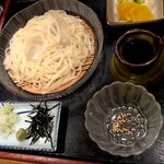 八乃屋 - 麦切り