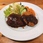 喫茶珈琲店 ピノキオ - 日替わりランチ（特製ハンバーグとコロッケプレート）