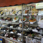 大阪屋 - ずらっと並んだメニューは豊富です