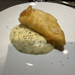 LOOP TOKYO - 青森真鯛　フィッシュ&チップス　自家製マヨネーズから作る自家製タルタル　＋自家製パンで最後のタルタルを拭う（超美味）