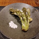 傳 - (2023/4 訪問)大きなたらの芽の天ぷら。