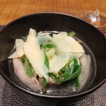 傳 - (2023/4 訪問)筍と牛肉の椀もの。