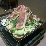 はじめのいっぽ - 鉄板鍋（２～３人前1,800円）