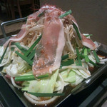 はじめのいっぽ - 鉄板鍋（２～３人前1,800円）