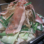 はじめのいっぽ - 鉄板鍋（２～３人前1,800円）