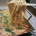 はじめのいっぽ - 鉄板鍋（２～３人前1,800円）〆のラーメン