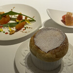 トランテアン - ◎ポートピアハニーのスフレ、ブラッドオレンジのソルベと蜂蜜酒のジュレ。